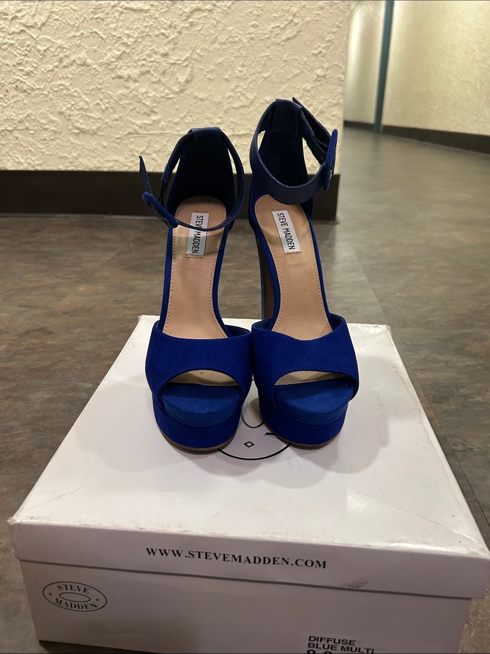 Steve Madden Blue Suede Ankle-Strap Platform Heels BRAND NEW IN BOX Size 8